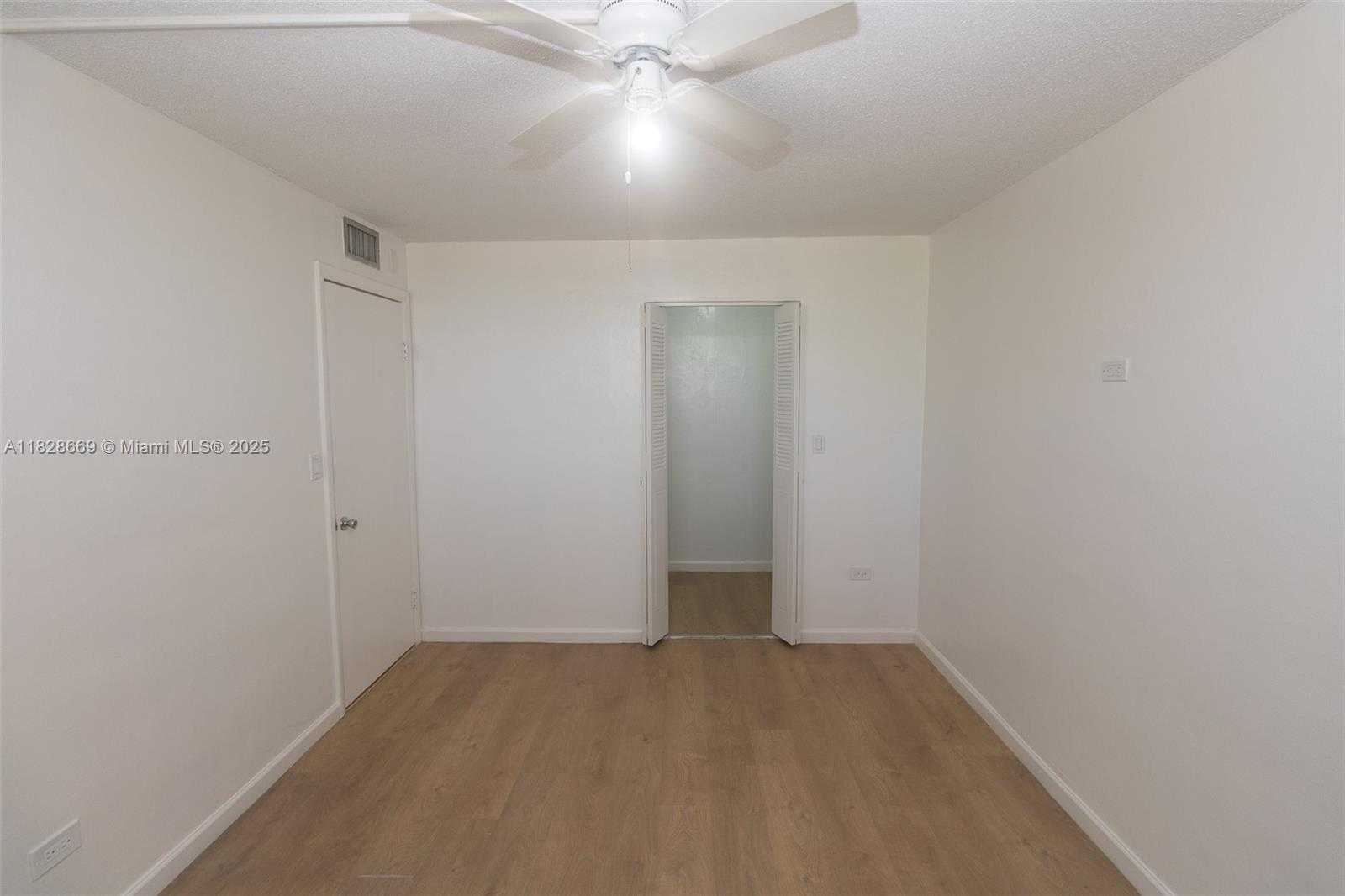 Small Image of 441 NORTH EAST 195TH ST #301, Miami Number 13