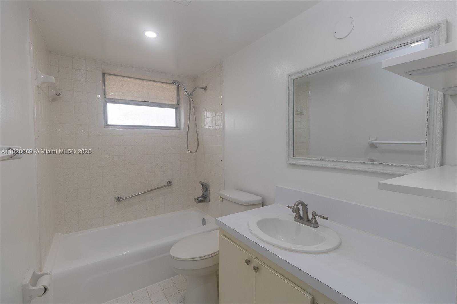 Small Image of 441 NORTH EAST 195TH ST #301, Miami Number 15