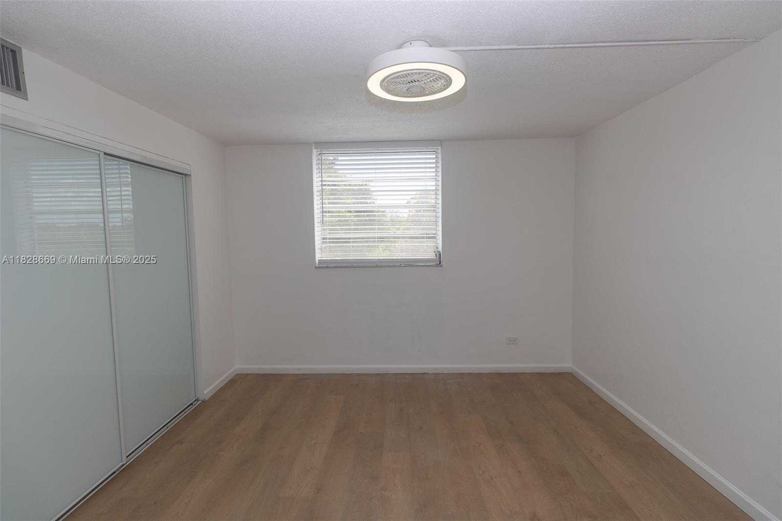 Small Image of 441 NORTH EAST 195TH ST #301, Miami Number 17