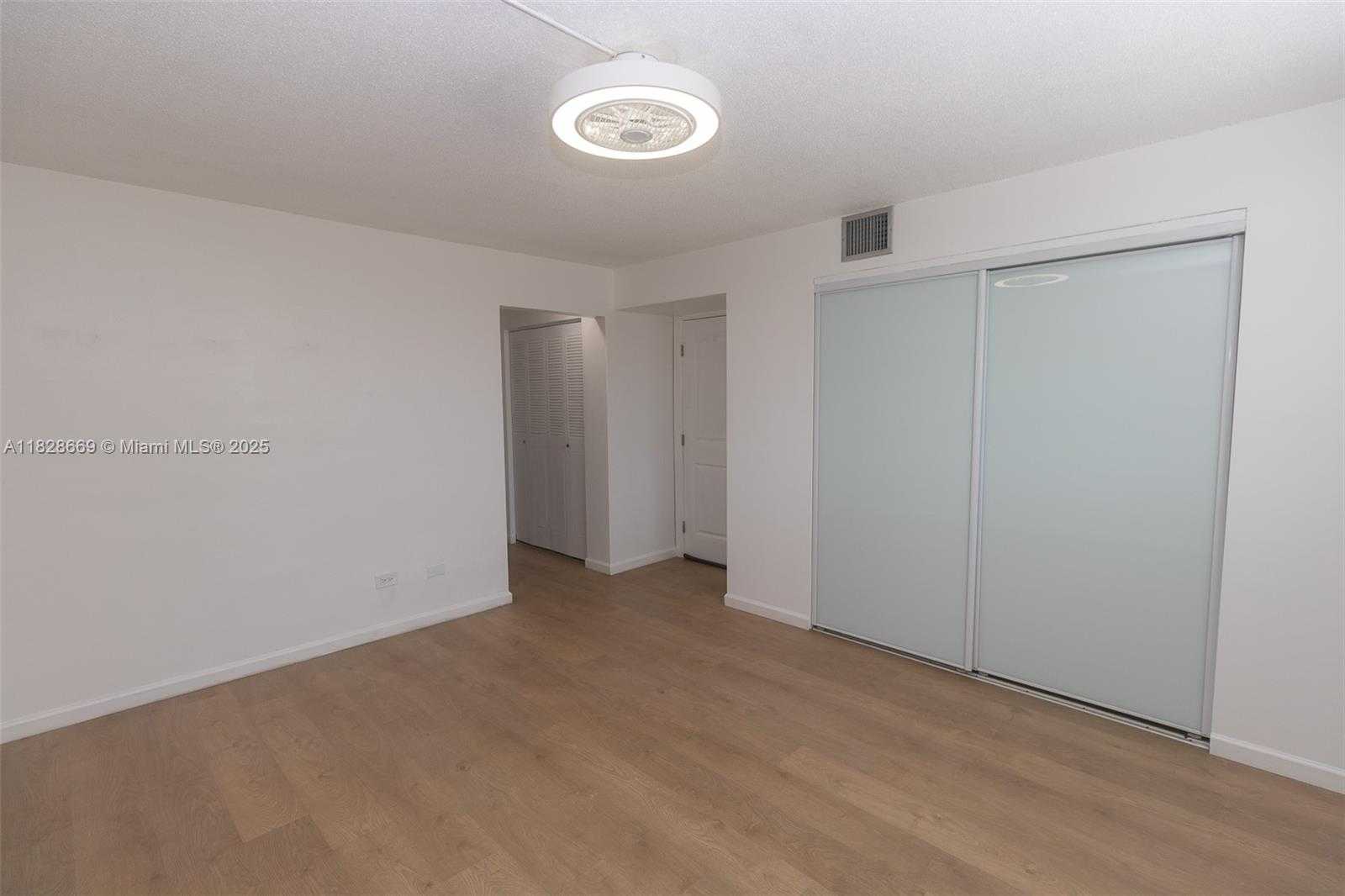 Small Image of 441 NORTH EAST 195TH ST #301, Miami Number 19