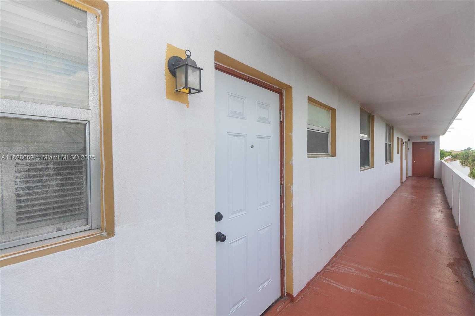 Small Image of 441 NORTH EAST 195TH ST #301, Miami Number 24
