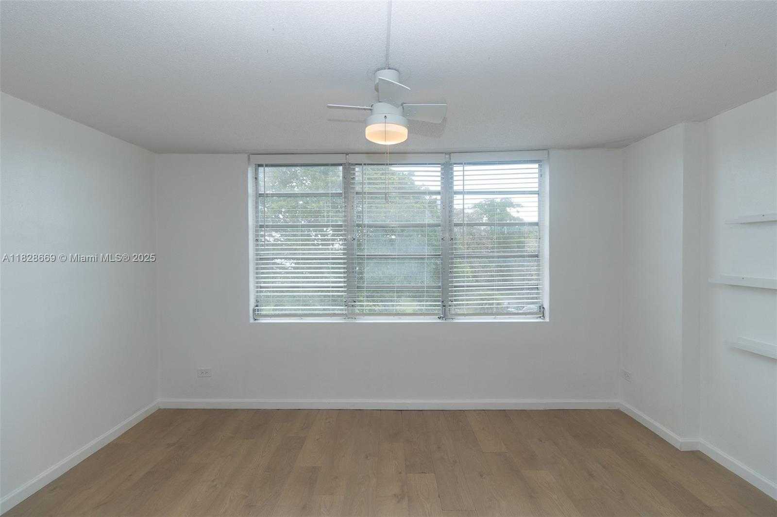 Small Image of 441 NORTH EAST 195TH ST #301, Miami Number 7