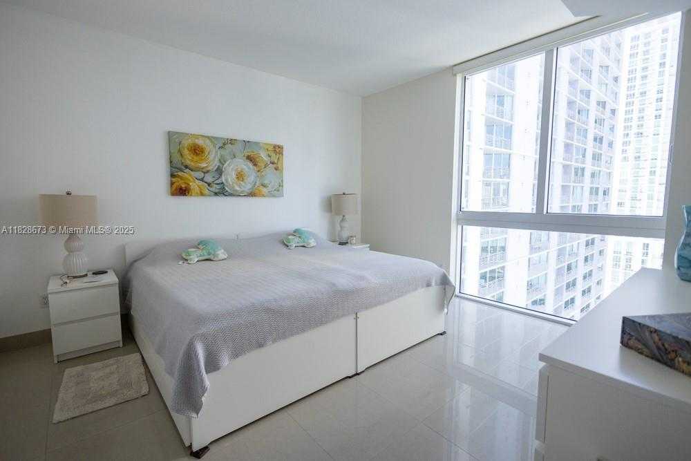 Small Image of 335 SOUTH BISCAYNE BLVD #2200, Miami Number 21