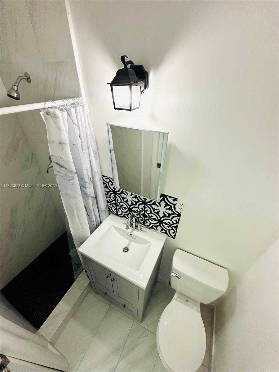 Small Image of 26750 SOUTH WEST 125TH AVE #REAR, Homestead Number 5