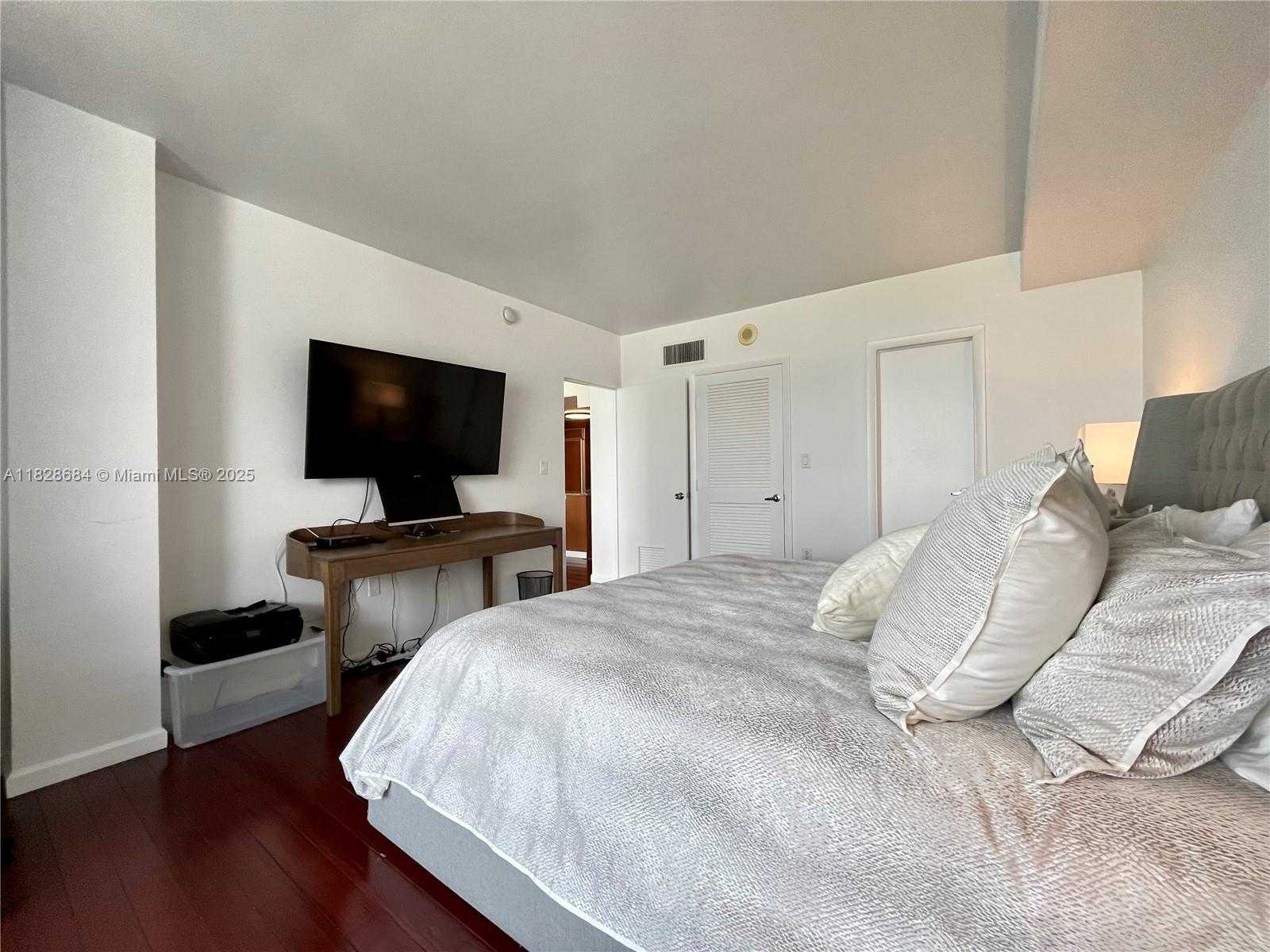 Small Image of 10275 COLLINS AVE #1025, Bal Harbour Number 13