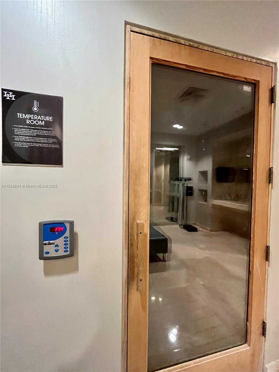 Small Image of 10275 COLLINS AVE #1025, Bal Harbour Number 27
