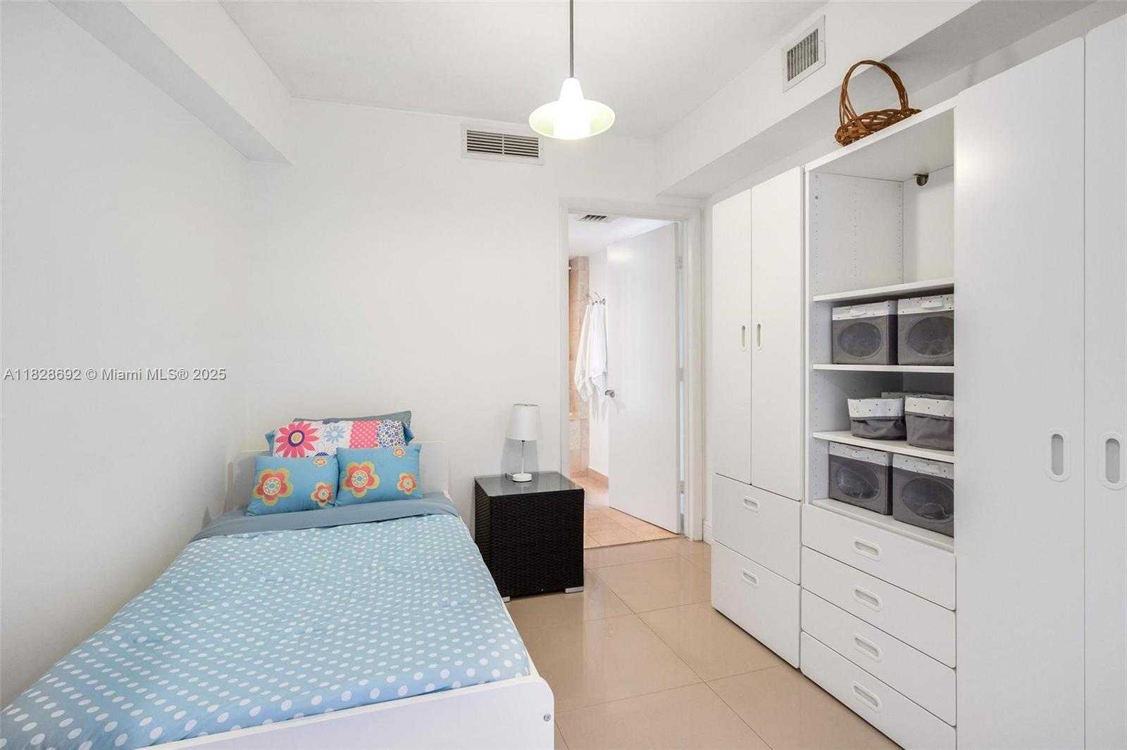 Small Image of 1800 SOUTH OCEAN DR #4006, Hallandale Beach Number 16