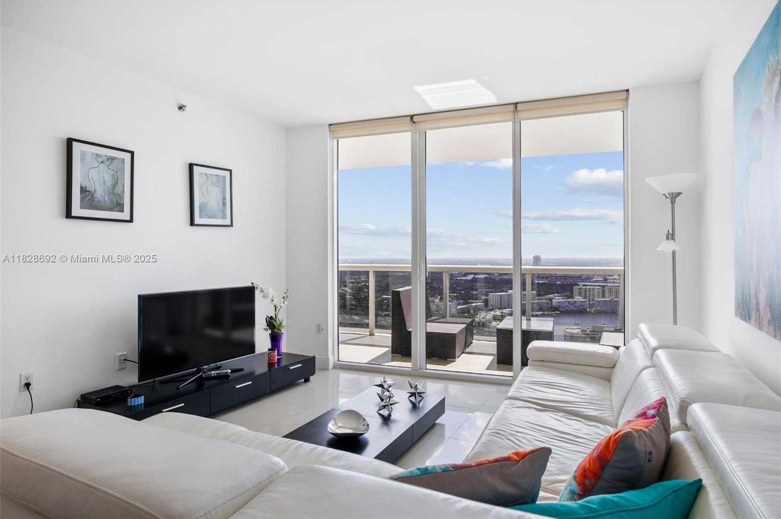 Small Image of 1800 SOUTH OCEAN DR #4006, Hallandale Beach Number 3