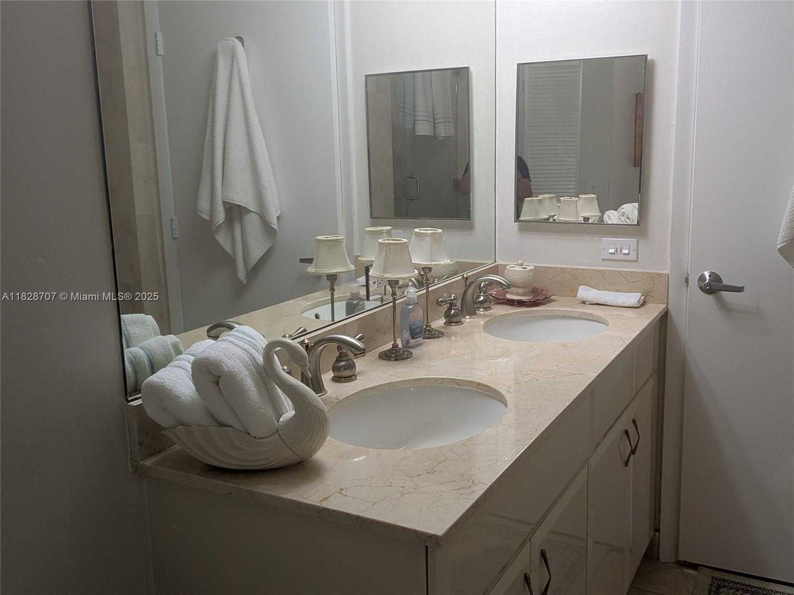 Small Image of 6365 COLLINS AVE #809, Miami Beach Number 12