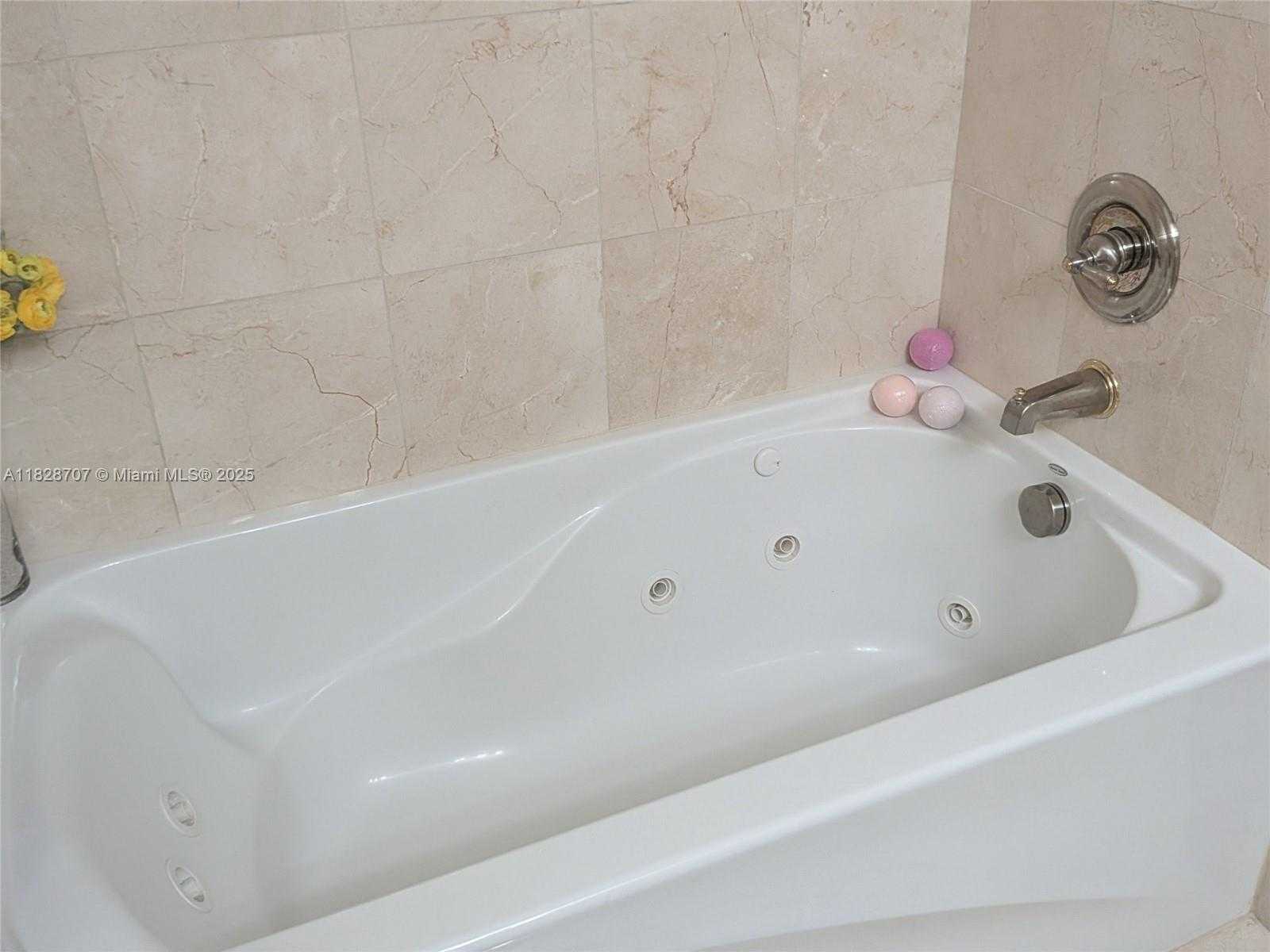 Small Image of 6365 COLLINS AVE #809, Miami Beach Number 13