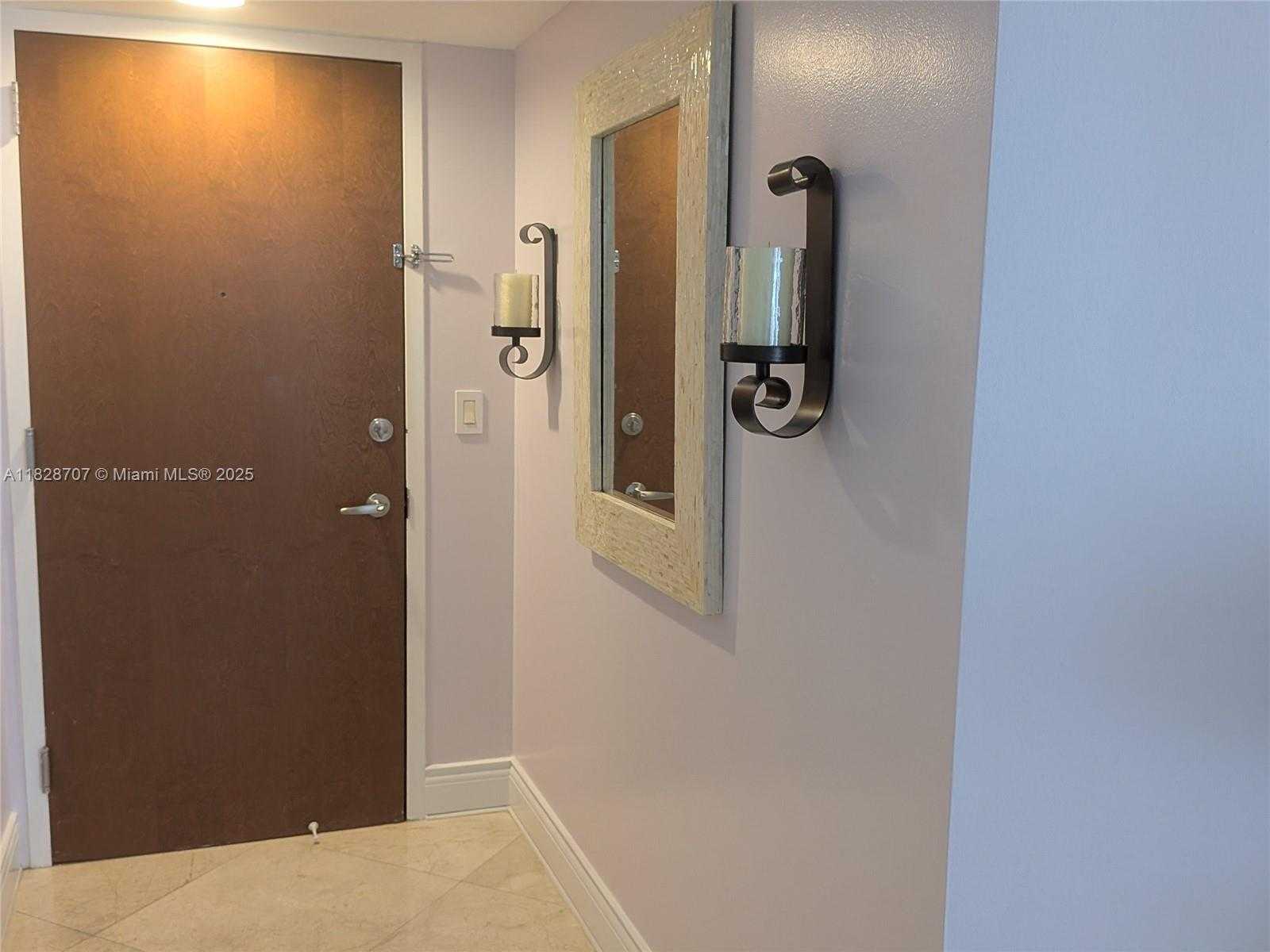 Small Image of 6365 COLLINS AVE #809, Miami Beach Number 4