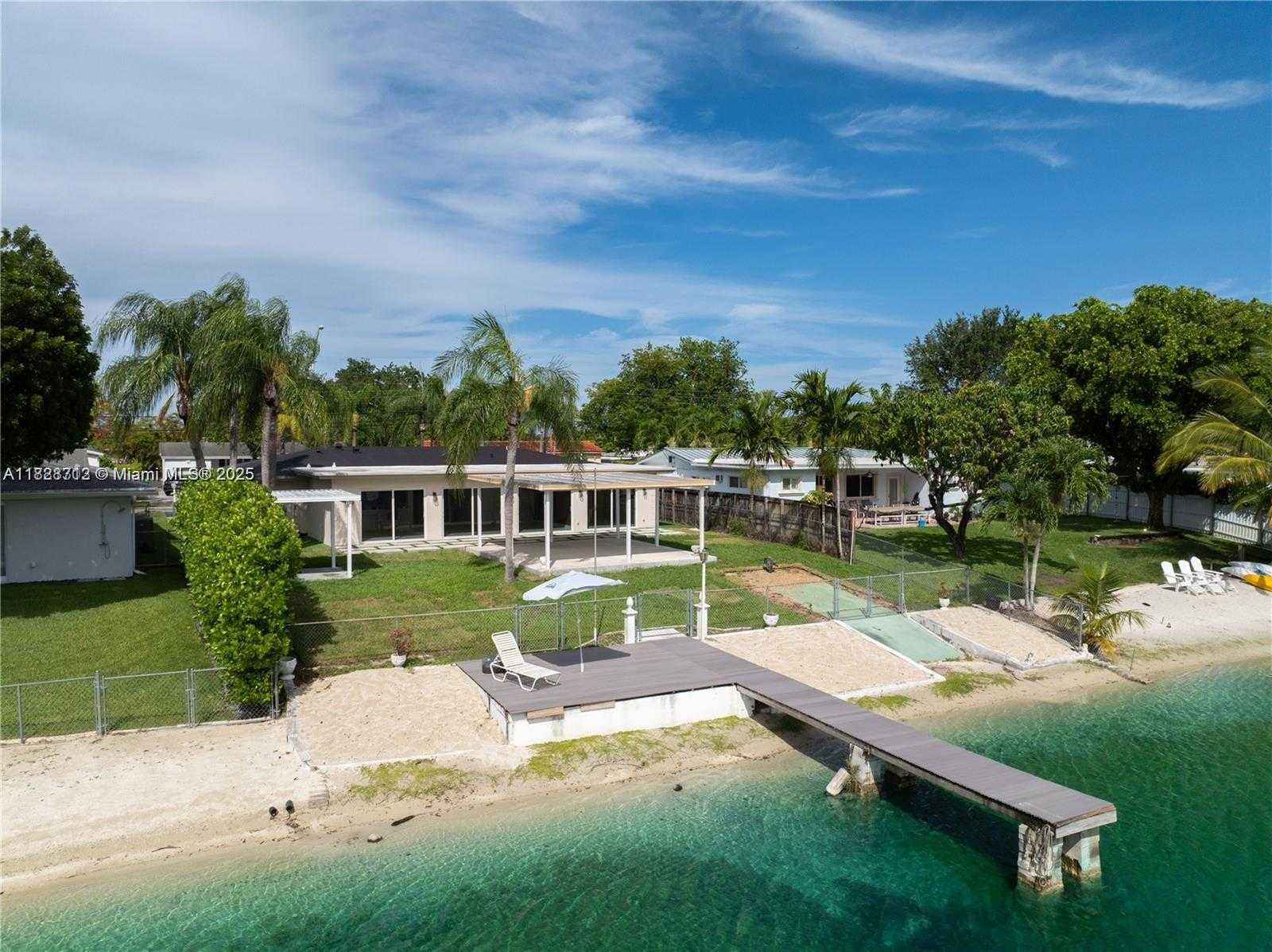 Small Image of 5020 SOUTH WEST 92ND AVE, Miami Number 11