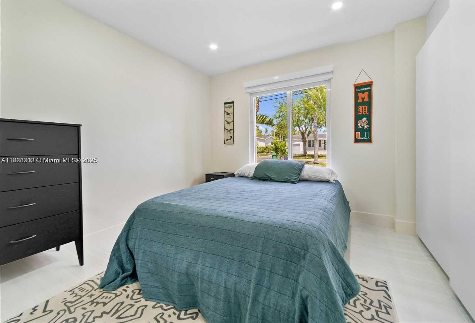 Small Image of 5020 SOUTH WEST 92ND AVE, Miami Number 27