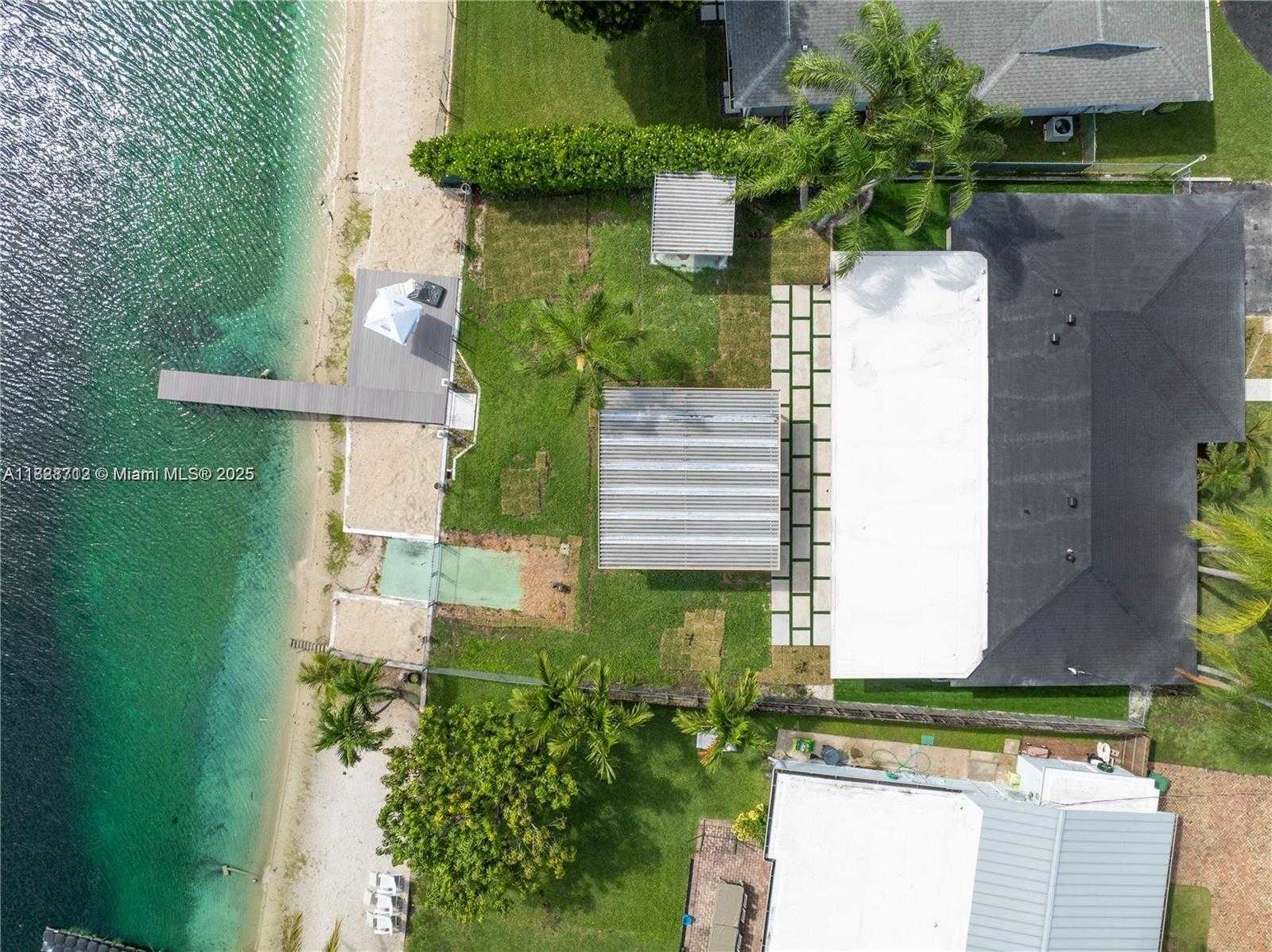 Small Image of 5020 SOUTH WEST 92ND AVE, Miami Number 3
