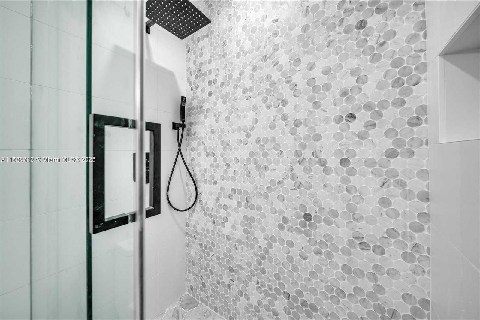 Small Image of 5020 SOUTH WEST 92ND AVE, Miami Number 31