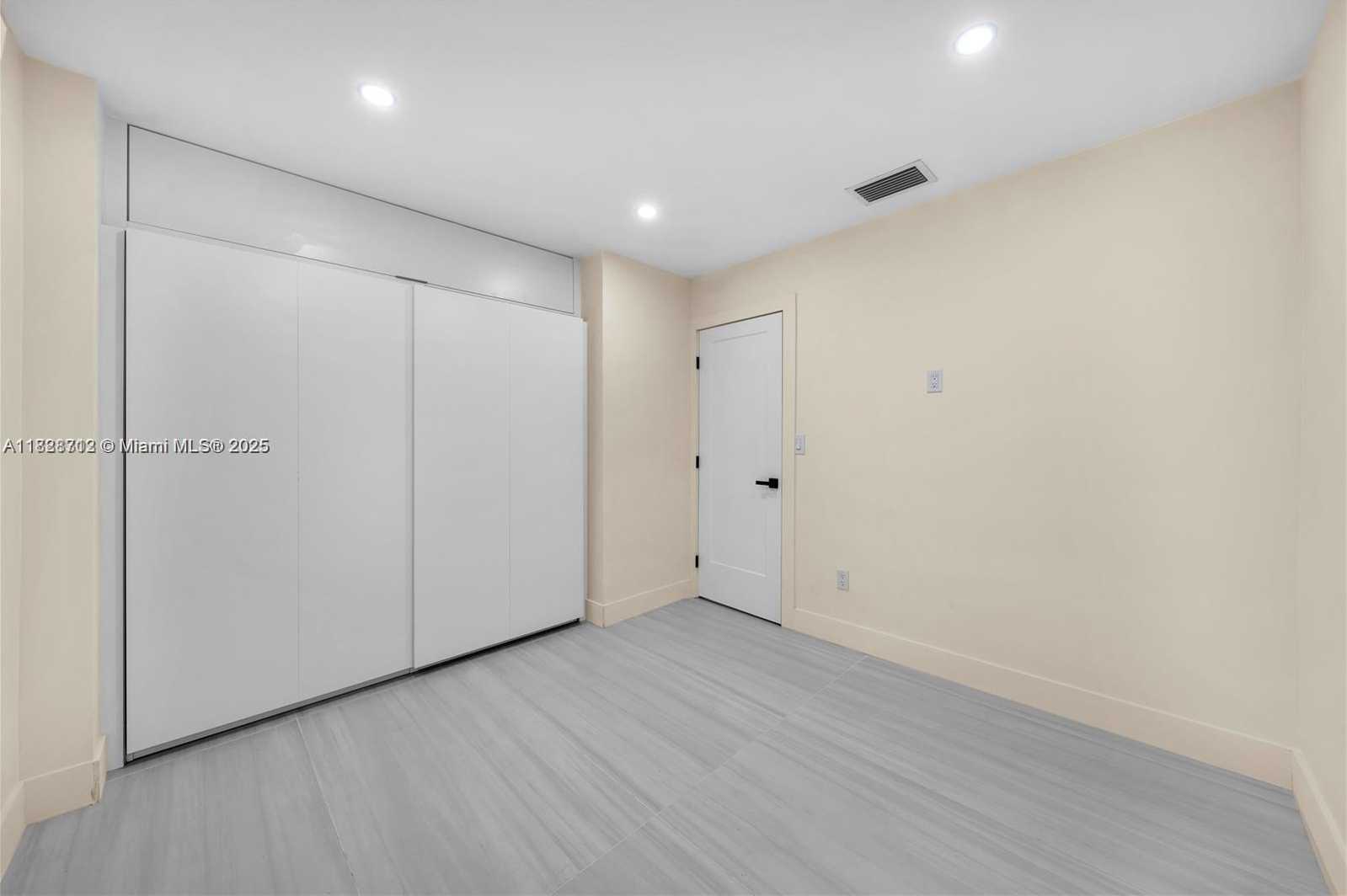 Small Image of 5020 SOUTH WEST 92ND AVE, Miami Number 34
