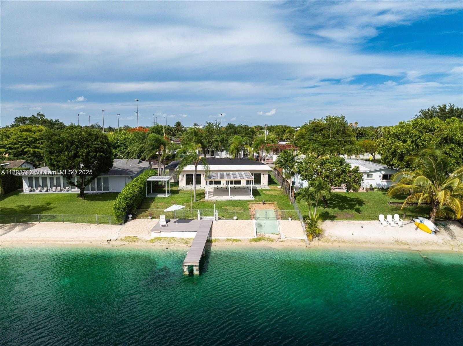 Small Image of 5020 SOUTH WEST 92ND AVE, Miami Number 38