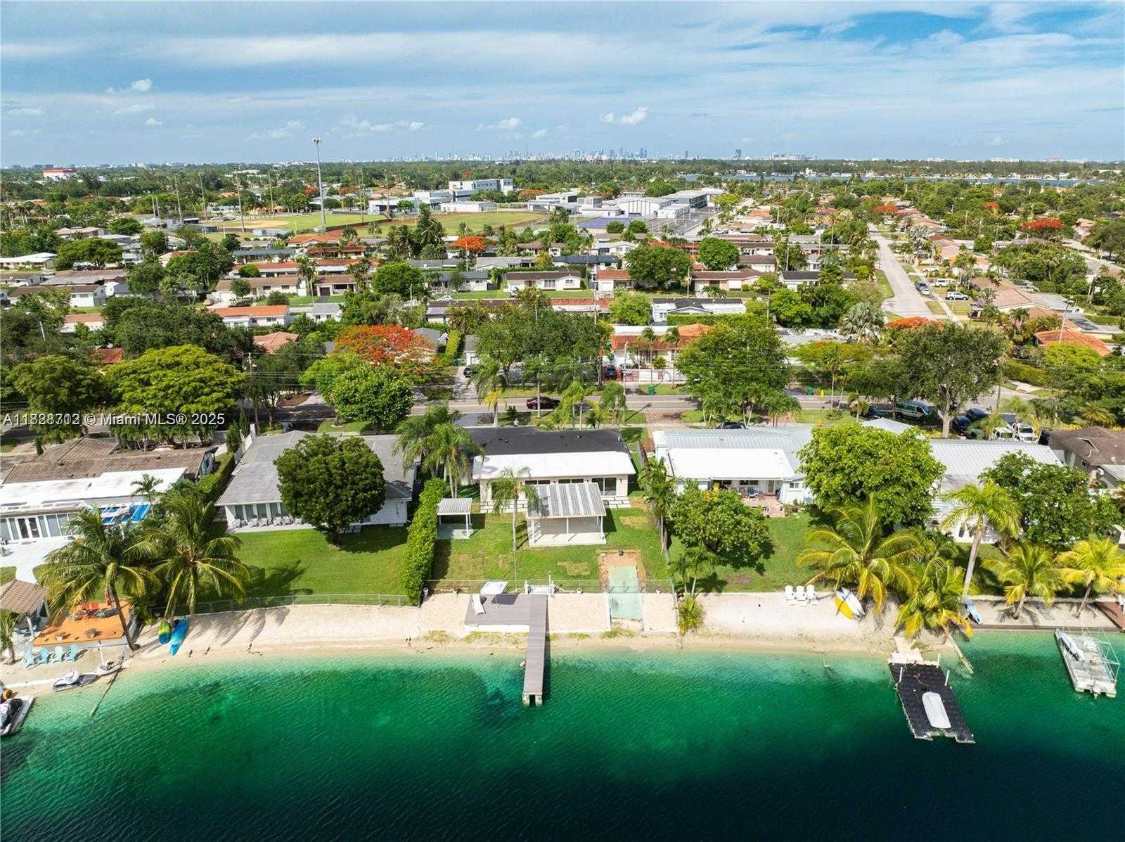 Small Image of 5020 SOUTH WEST 92ND AVE, Miami Number 40