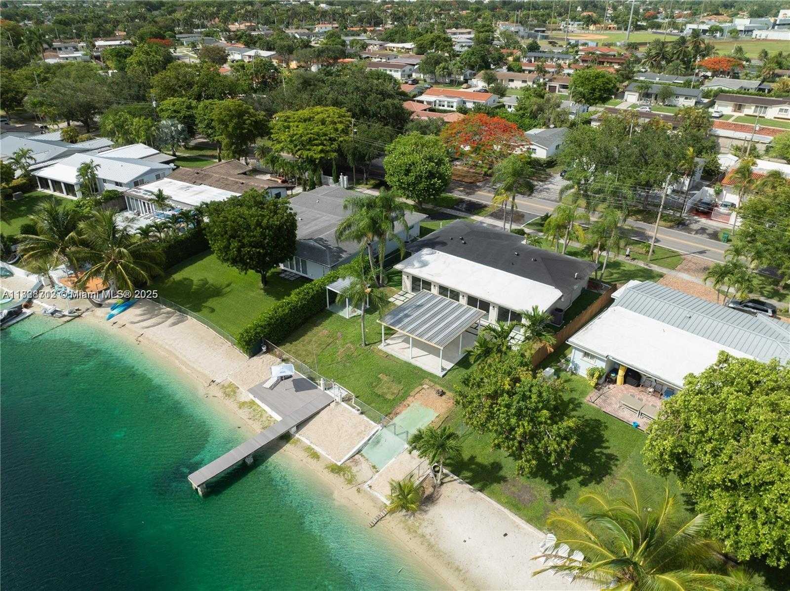 Small Image of 5020 SOUTH WEST 92ND AVE, Miami Number 41