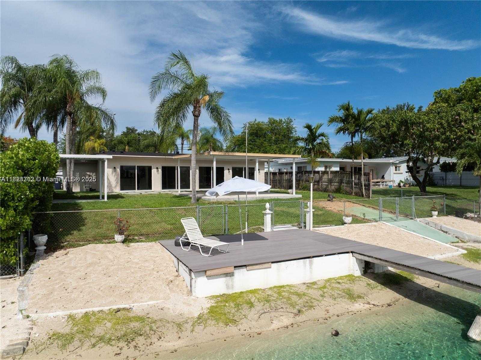 Small Image of 5020 SOUTH WEST 92ND AVE, Miami Number 42