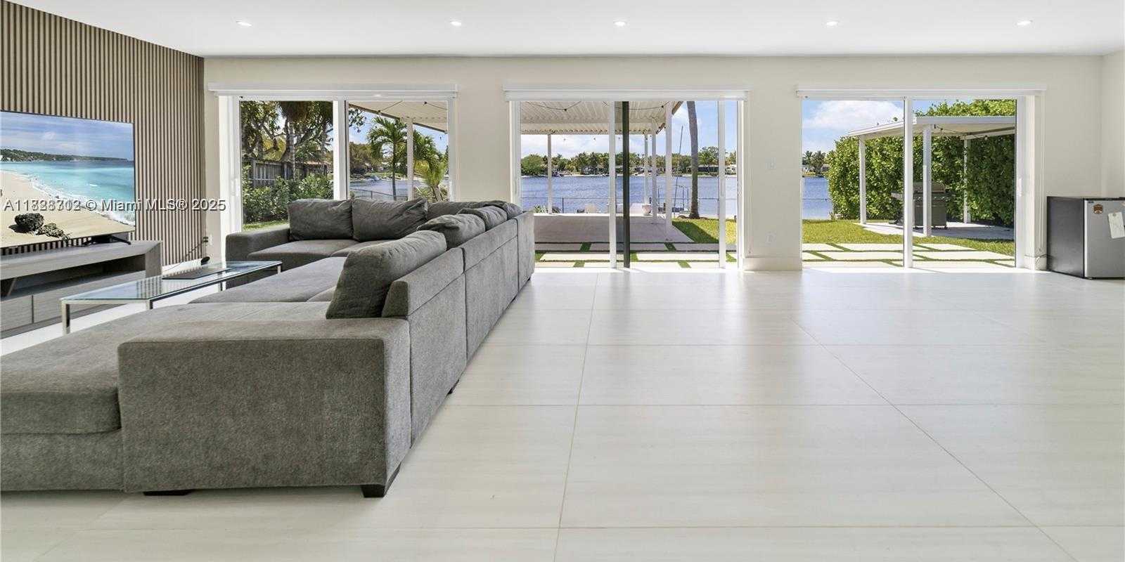 Small Image of 5020 SOUTH WEST 92ND AVE, Miami Number 5