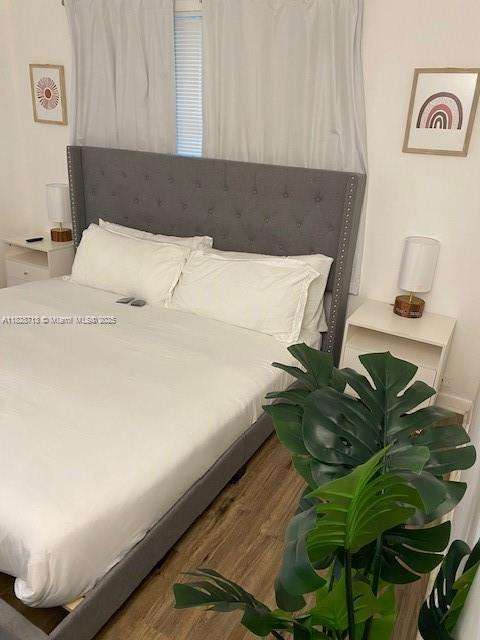 Small Image of 2008 PIERCE ST #2, Hollywood Number 13