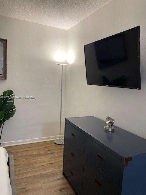 Small Image of 2008 PIERCE ST #2, Hollywood Number 16