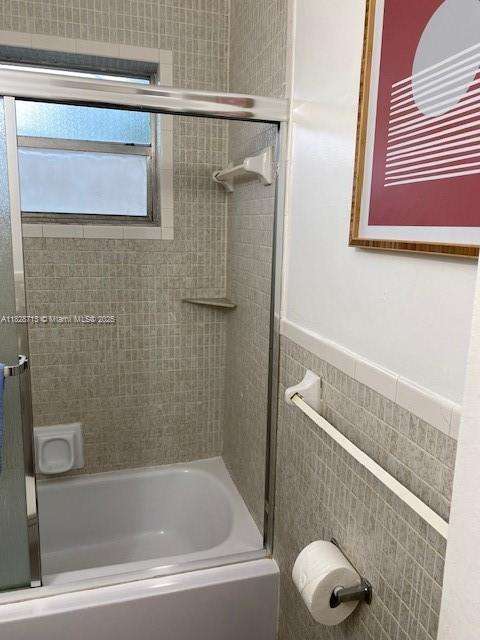 Small Image of 2008 PIERCE ST #2, Hollywood Number 19