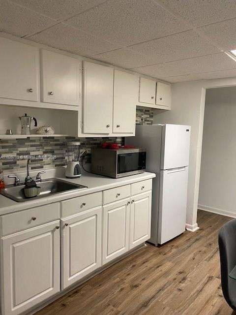 Small Image of 2008 PIERCE ST #2, Hollywood Number 2