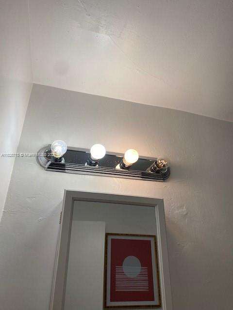 Small Image of 2008 PIERCE ST #2, Hollywood Number 20