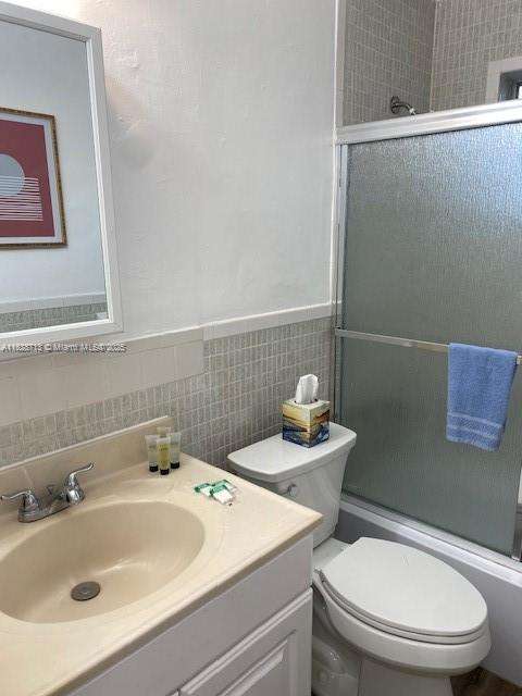 Small Image of 2008 PIERCE ST #2, Hollywood Number 23