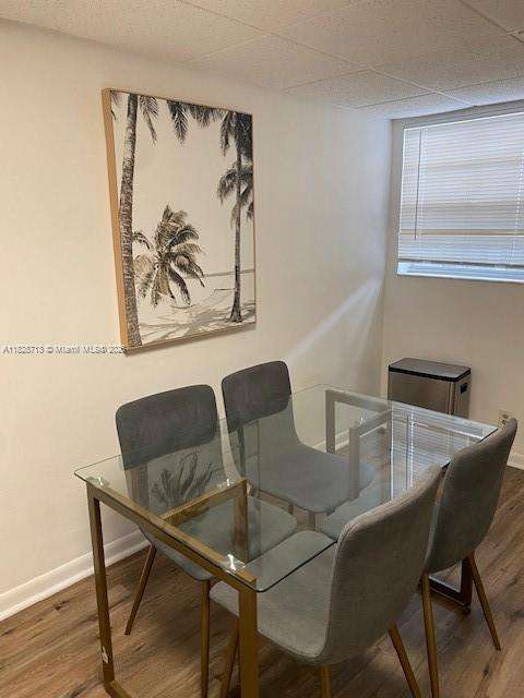 Small Image of 2008 PIERCE ST #2, Hollywood Number 3