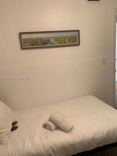 Small Image of 2008 PIERCE ST #2, Hollywood Number 4