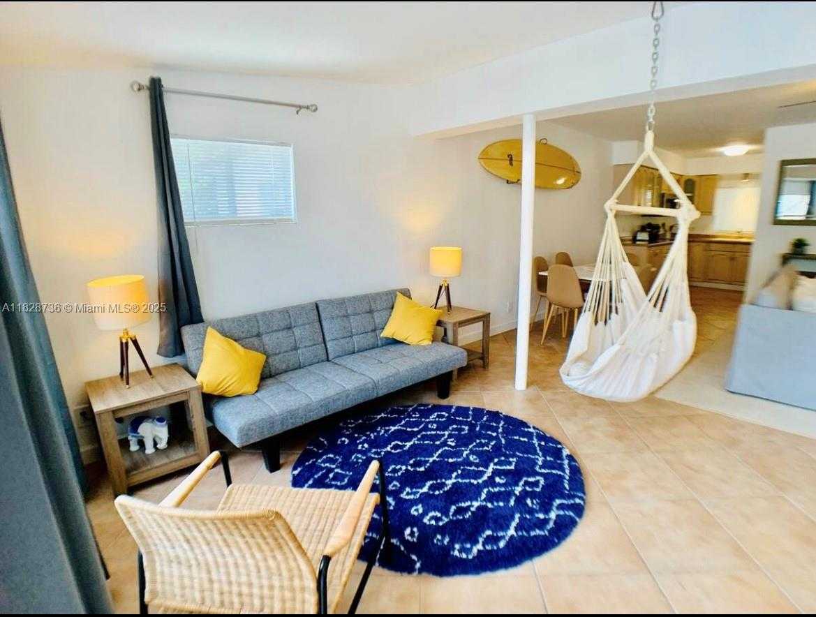 Small Image of 2029 PIERCE ST #4, Hollywood Number 11