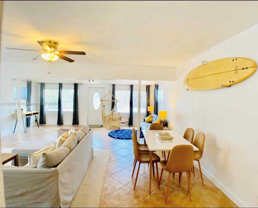 Small Image of 2029 PIERCE ST #4, Hollywood Number 5