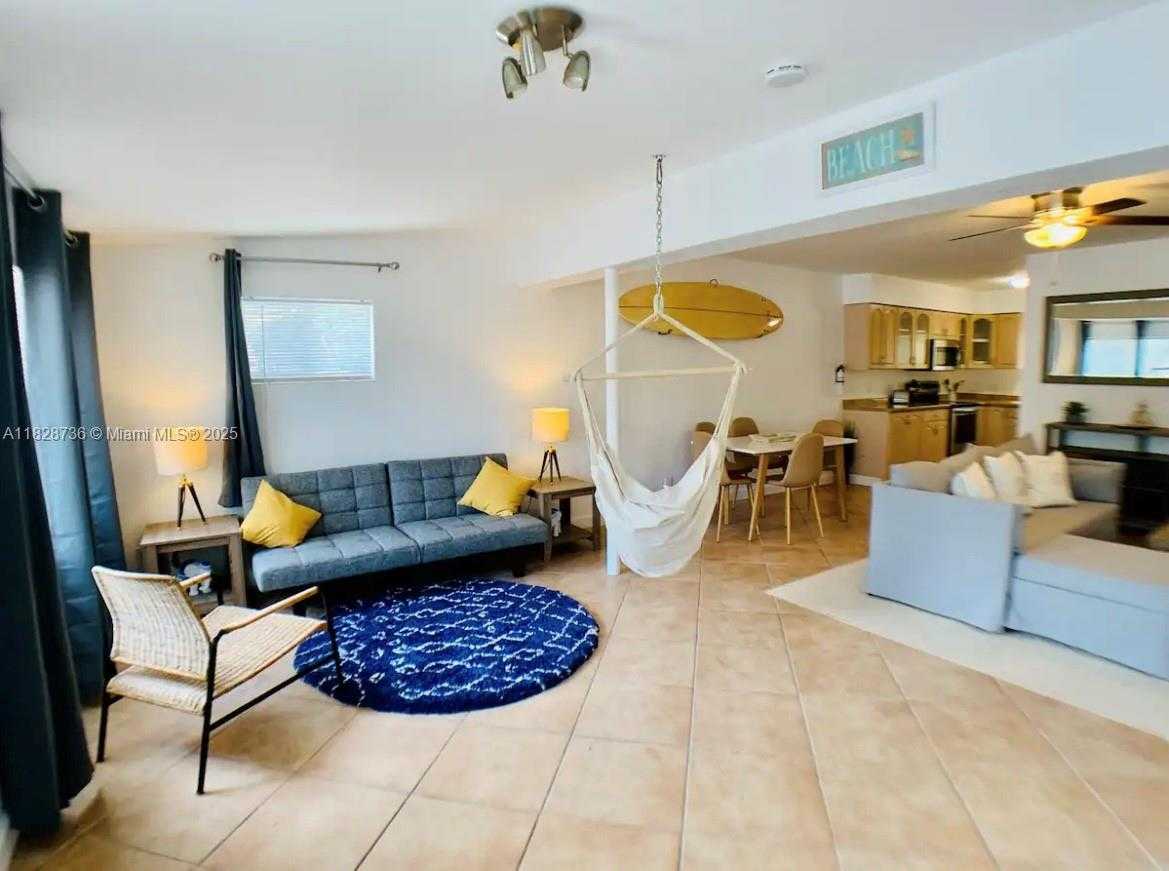 Small Image of 2029 PIERCE ST #4, Hollywood Number 7