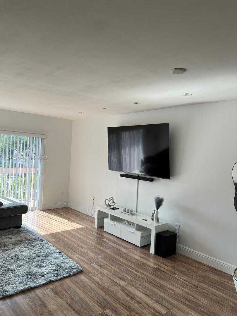 Small Image of 7810 CAMINO REAL I306, Miami Number 4