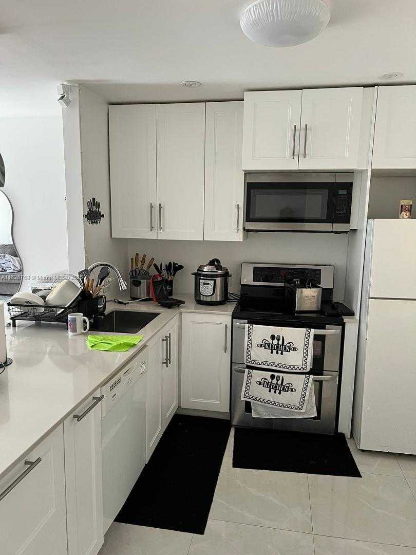 Small Image of 7810 CAMINO REAL I306, Miami Number 6