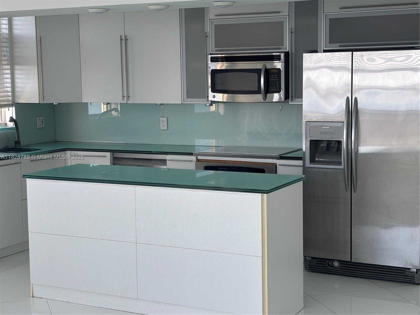 Small Image of 770 CLAUGHTON ISLAND DR #2116, Miami Number 14