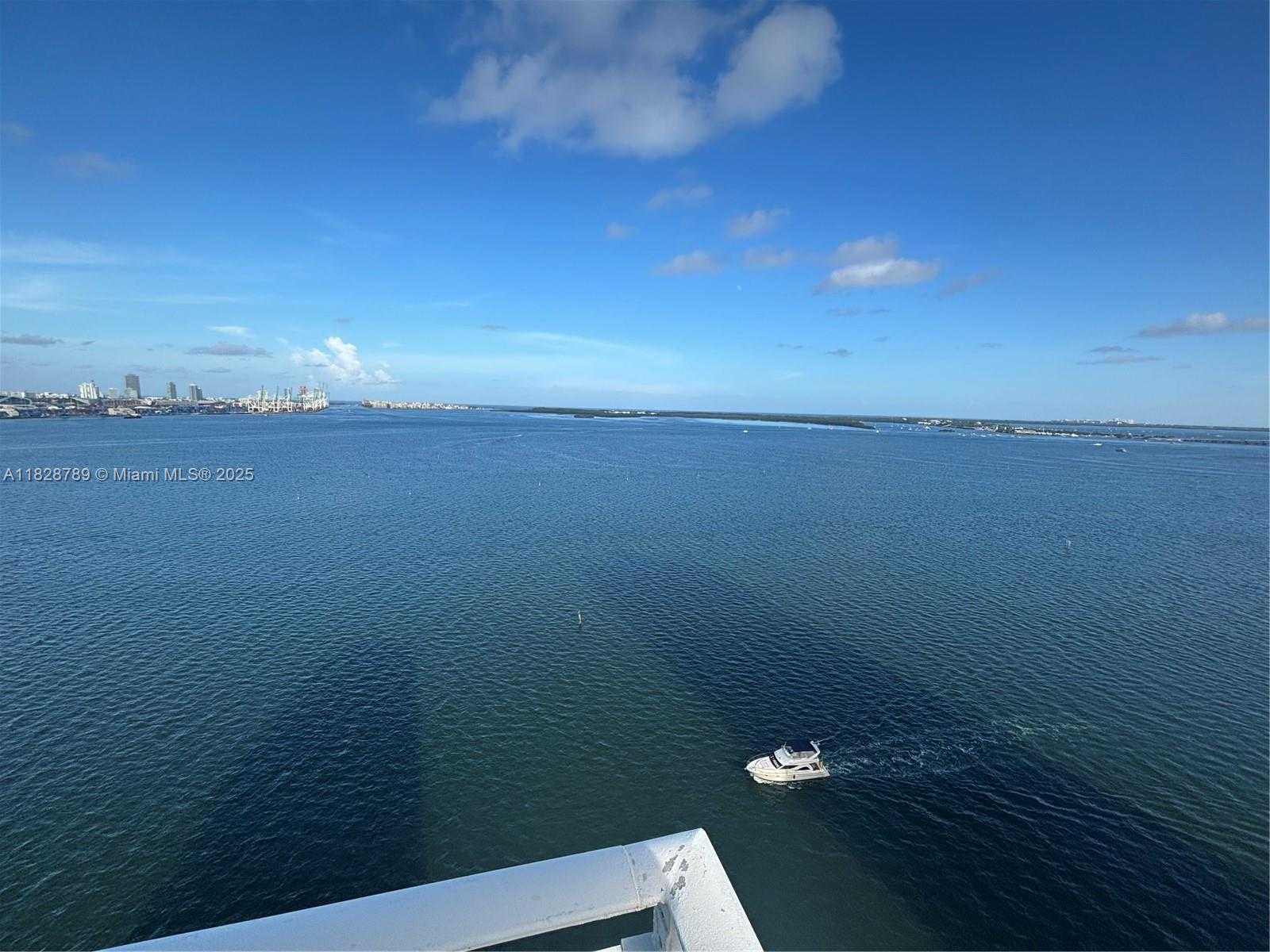 Small Image of 770 CLAUGHTON ISLAND DR #2116, Miami Number 17