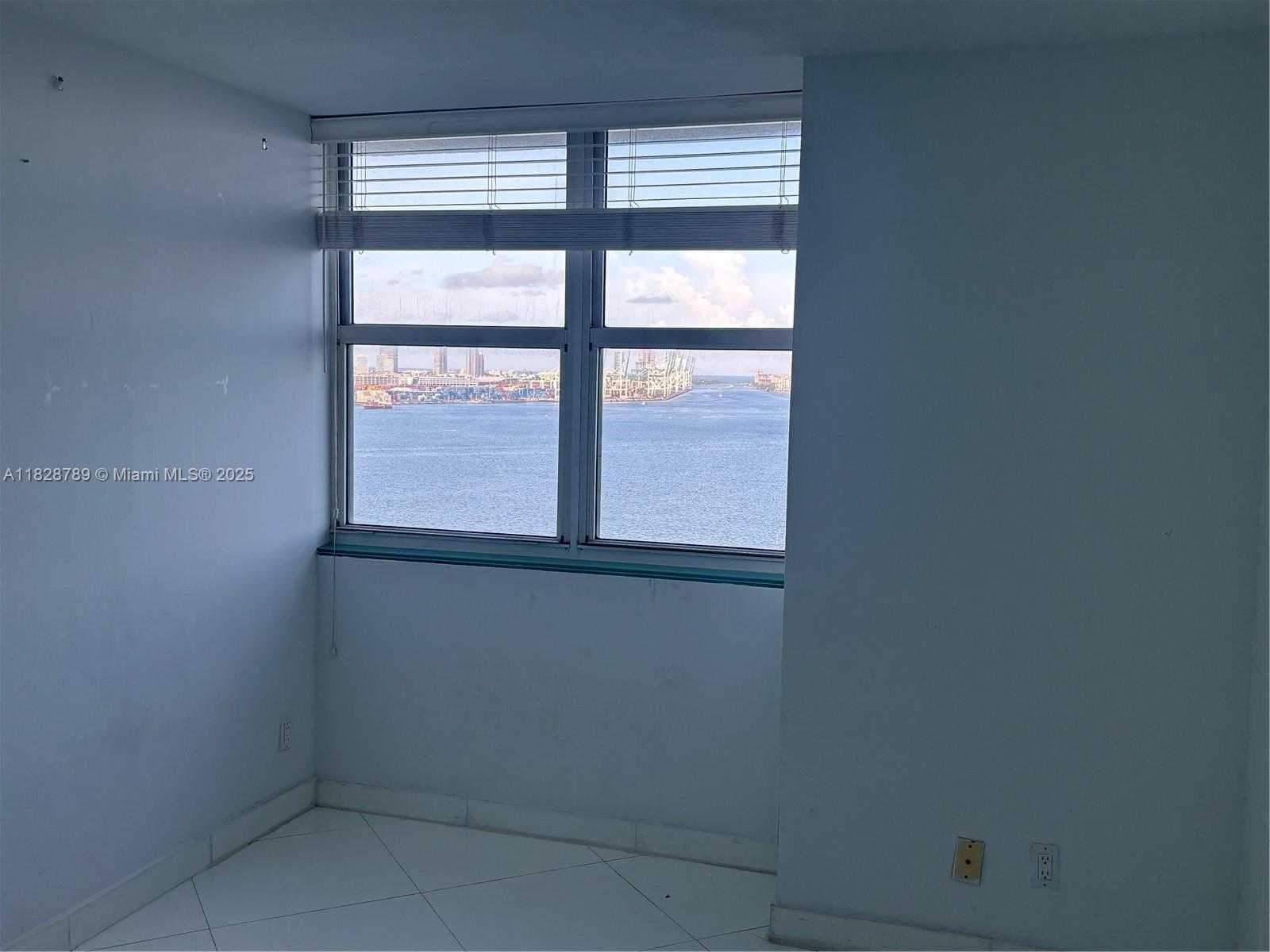 Small Image of 770 CLAUGHTON ISLAND DR #2116, Miami Number 20