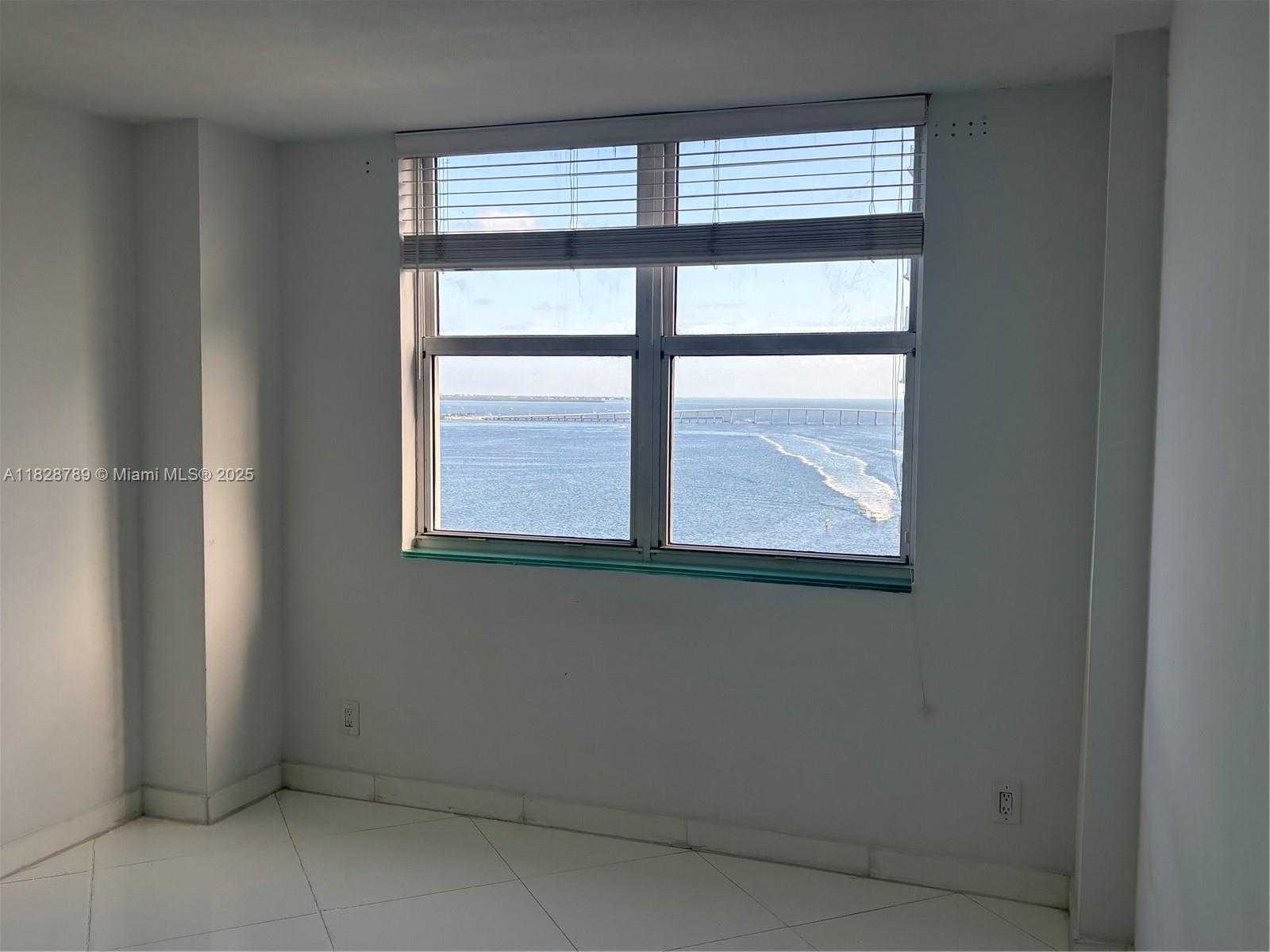 Small Image of 770 CLAUGHTON ISLAND DR #2116, Miami Number 22
