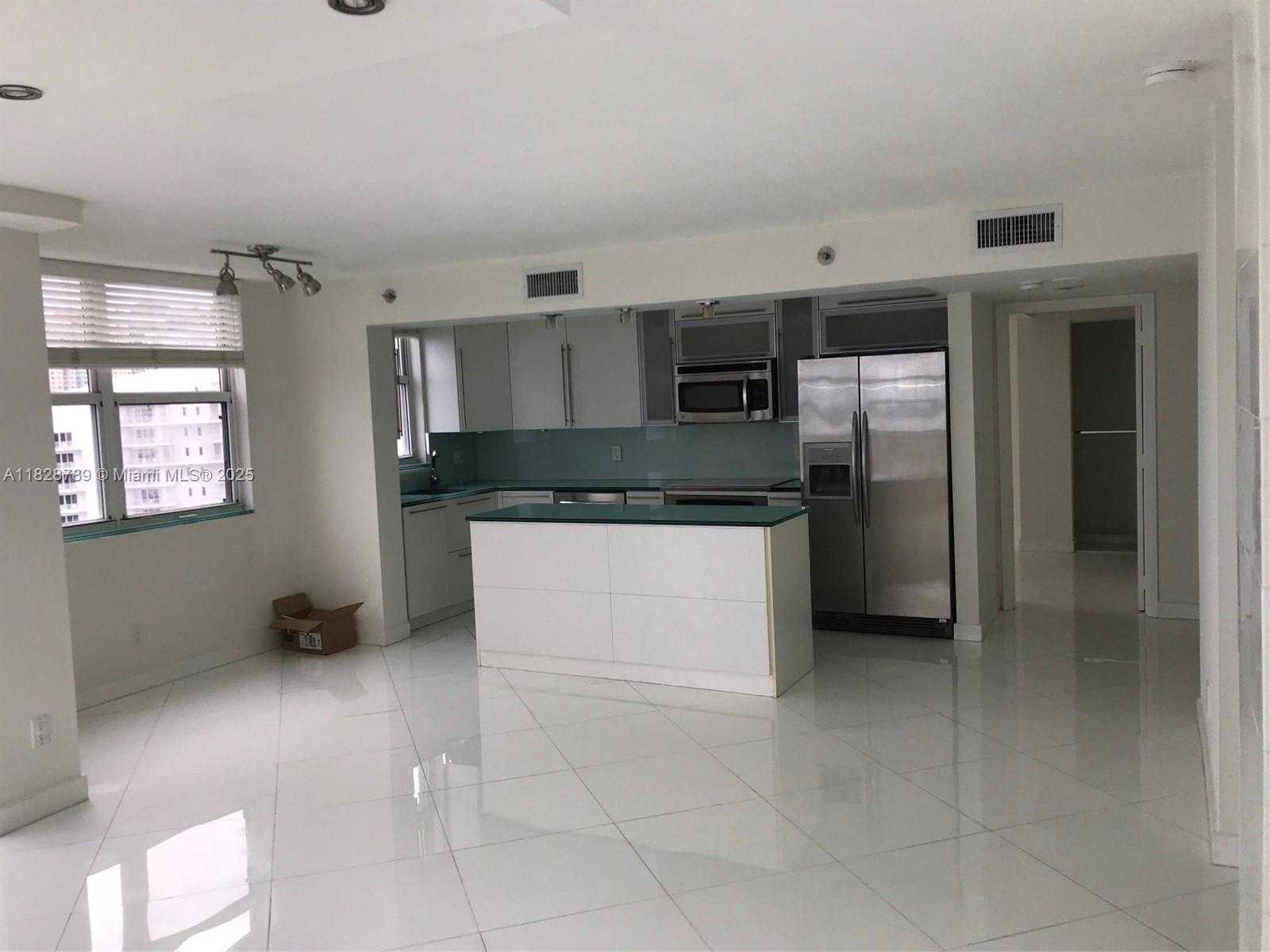 Small Image of 770 CLAUGHTON ISLAND DR #2116, Miami Number 4
