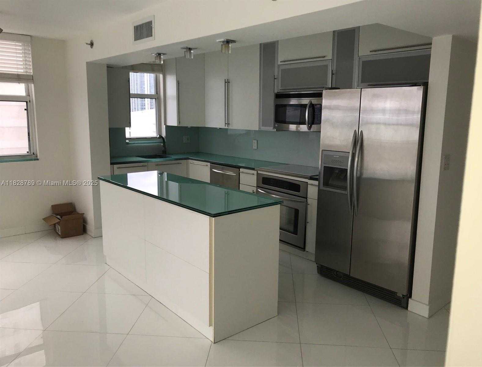 Small Image of 770 CLAUGHTON ISLAND DR #2116, Miami Number 5