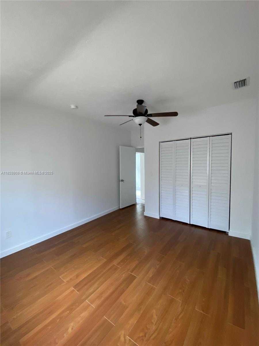 Small Image of 5843 SOUTH WEST 62ND ST, Miami Number 10