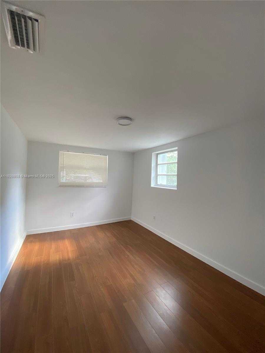 Small Image of 5843 SOUTH WEST 62ND ST, Miami Number 11