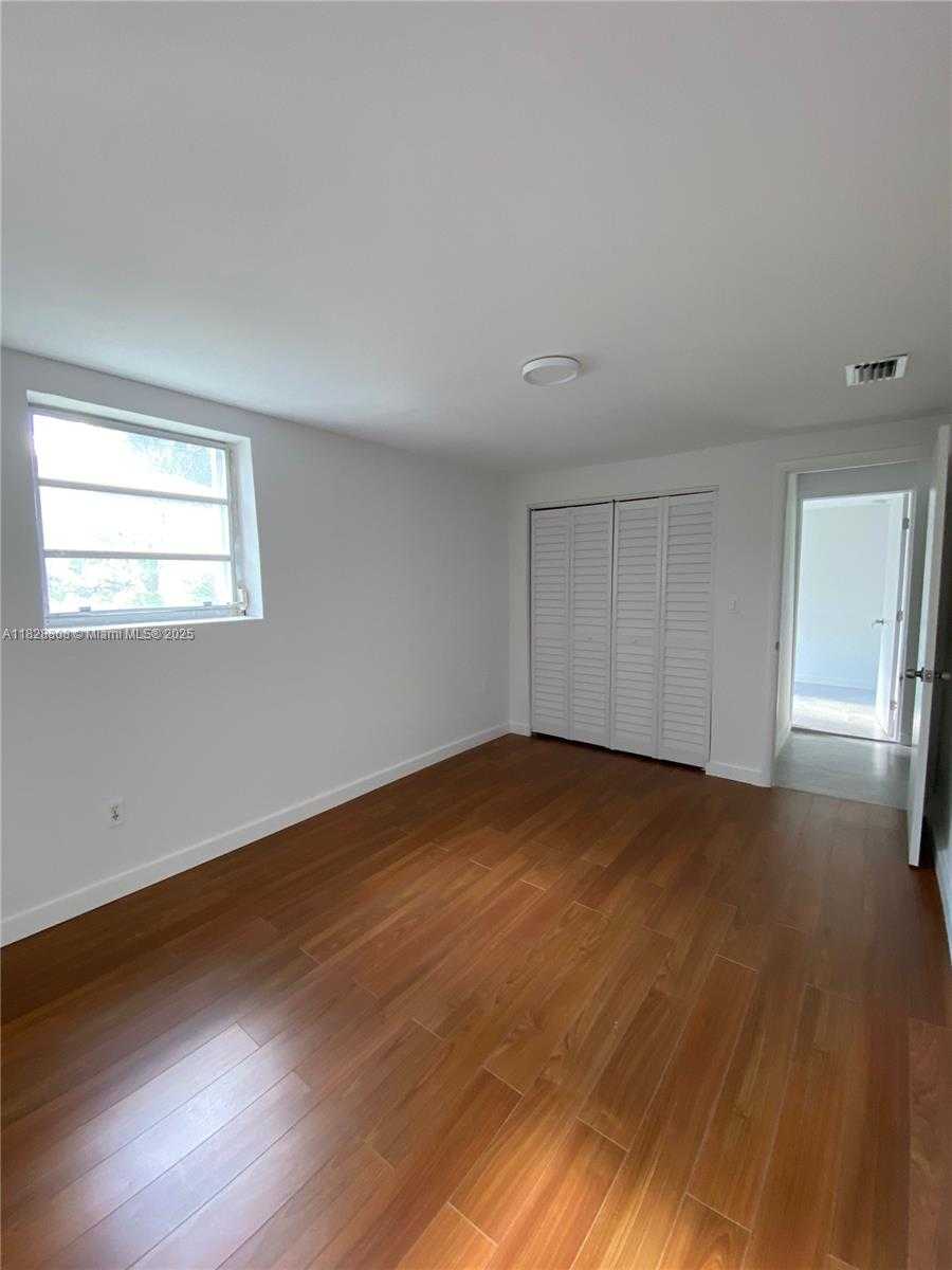 Small Image of 5843 SOUTH WEST 62ND ST, Miami Number 5