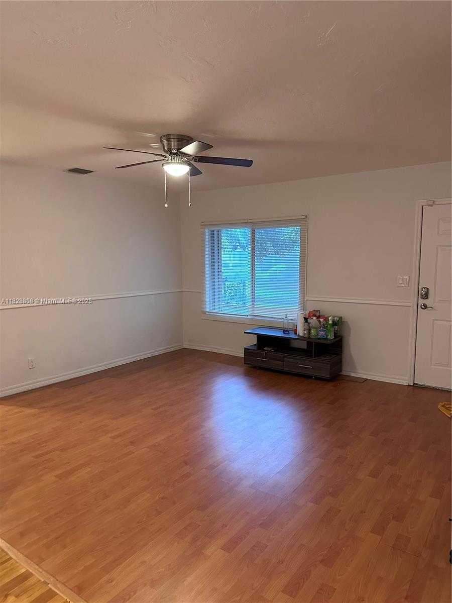 Small Image of 5843 SOUTH WEST 62ND ST, Miami Number 6