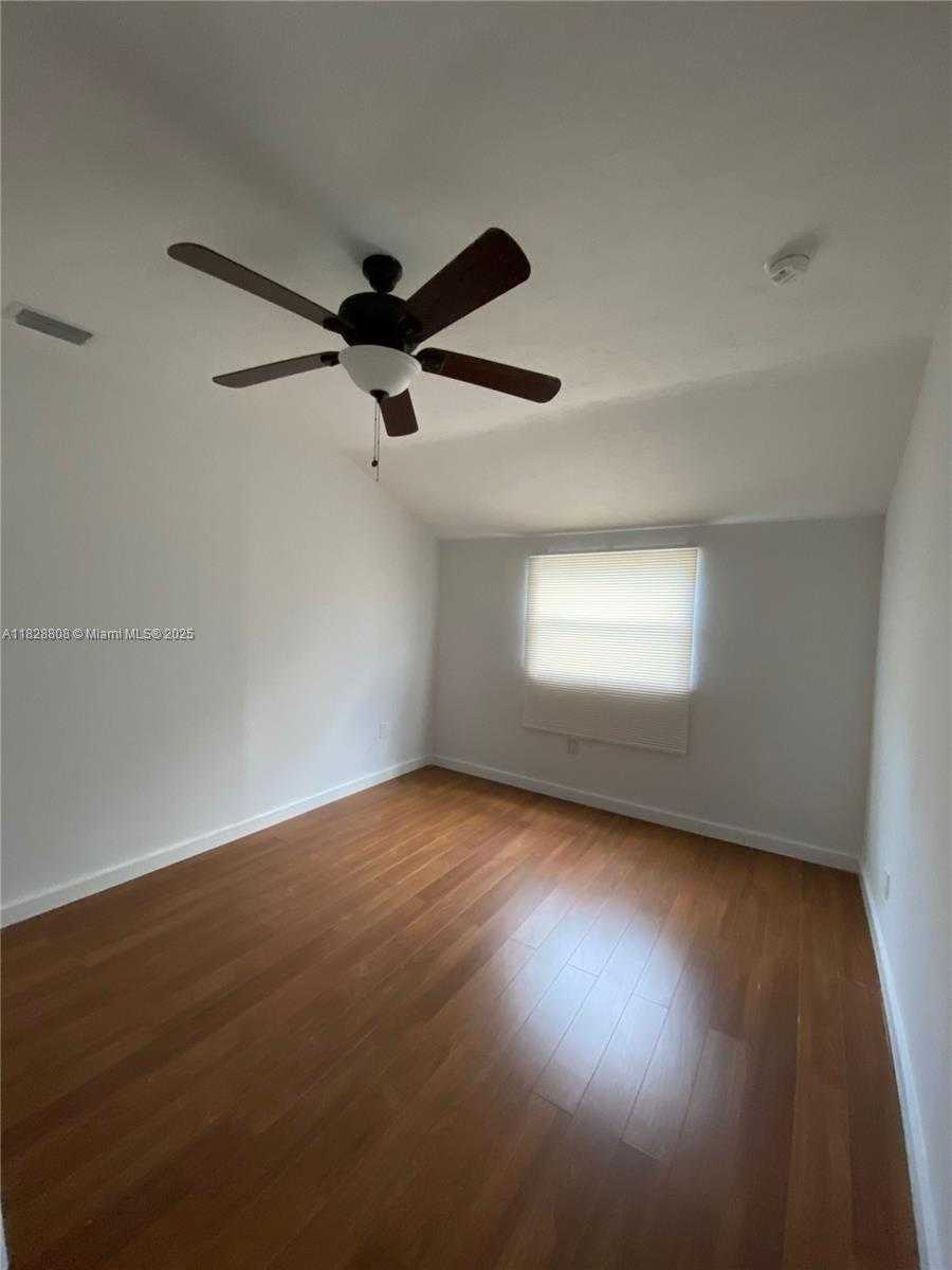 Small Image of 5843 SOUTH WEST 62ND ST, Miami Number 9