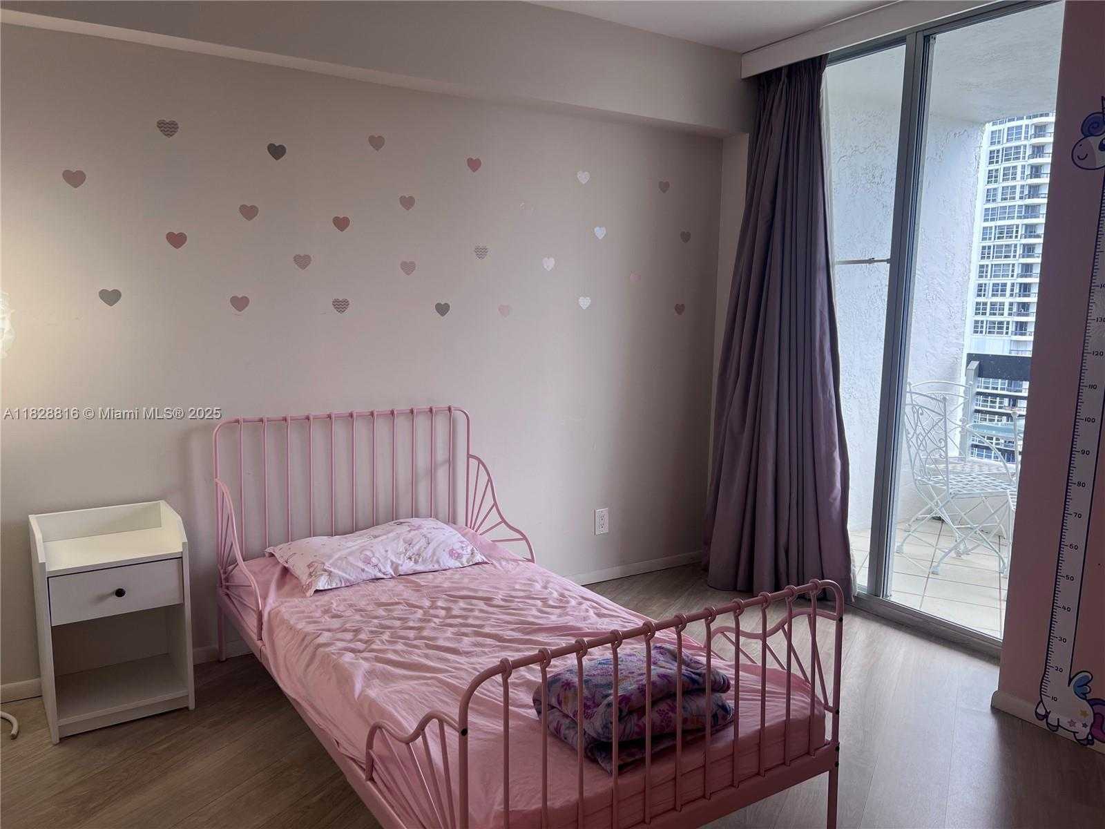 Small Image of 3600 MYSTIC POINTE DR #1510, Aventura Number 14